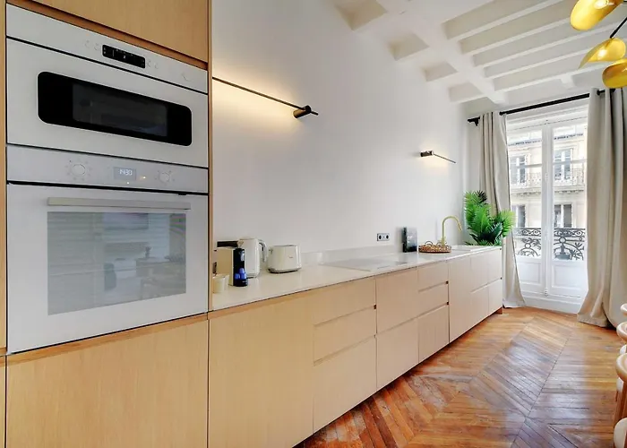 Stunning - 4br-10p - Louvre *